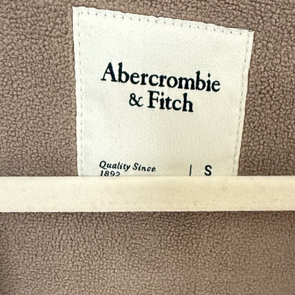 NWOT Abercrombie & Fitch Cropped Corduroy Velour Shirt Jacket Tan (Size S) - Picture 8 of 9